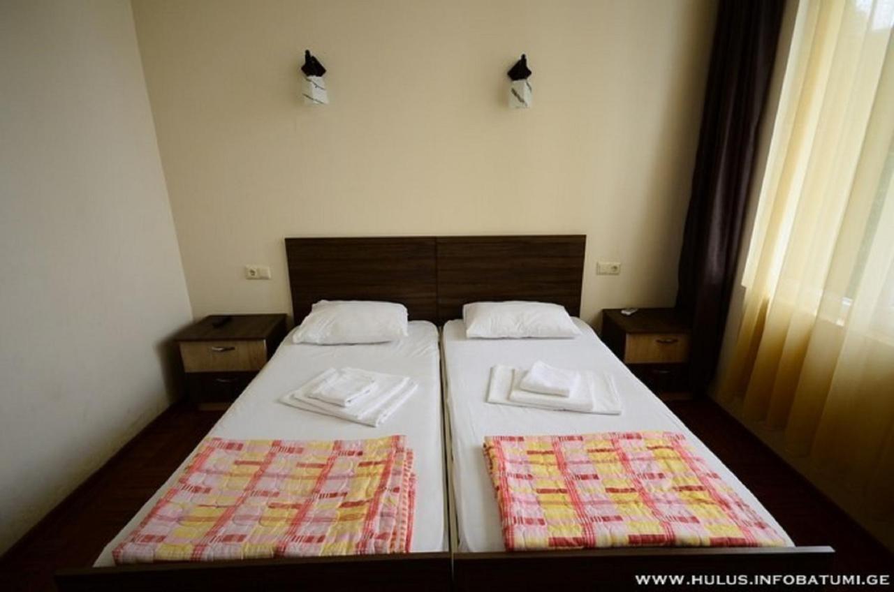Hulus Hotel マヒンジャウリ エクステリア 写真