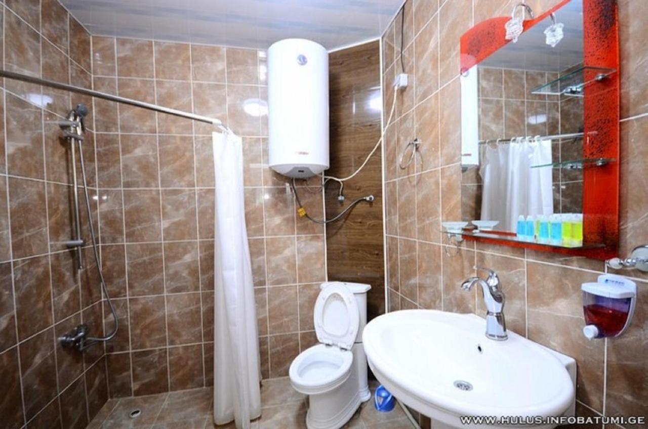 Hulus Hotel マヒンジャウリ エクステリア 写真