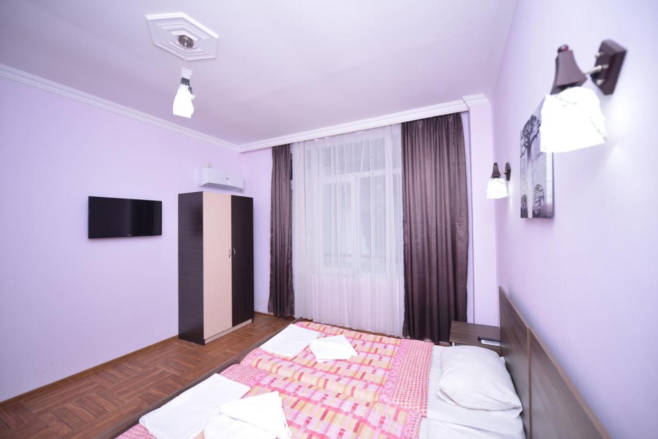 Hulus Hotel マヒンジャウリ エクステリア 写真