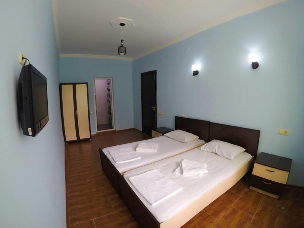 Hulus Hotel マヒンジャウリ エクステリア 写真