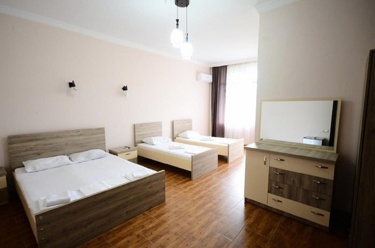 Hulus Hotel マヒンジャウリ エクステリア 写真