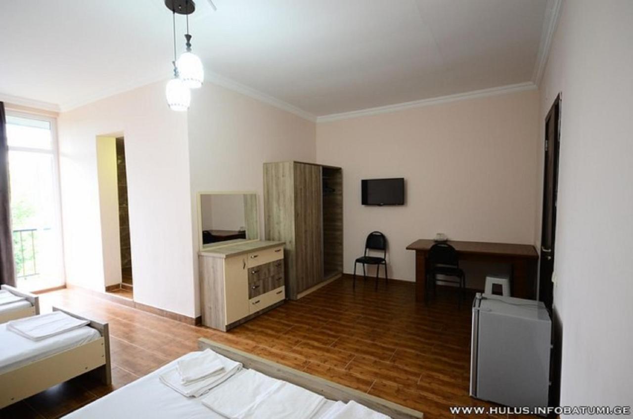 Hulus Hotel マヒンジャウリ エクステリア 写真